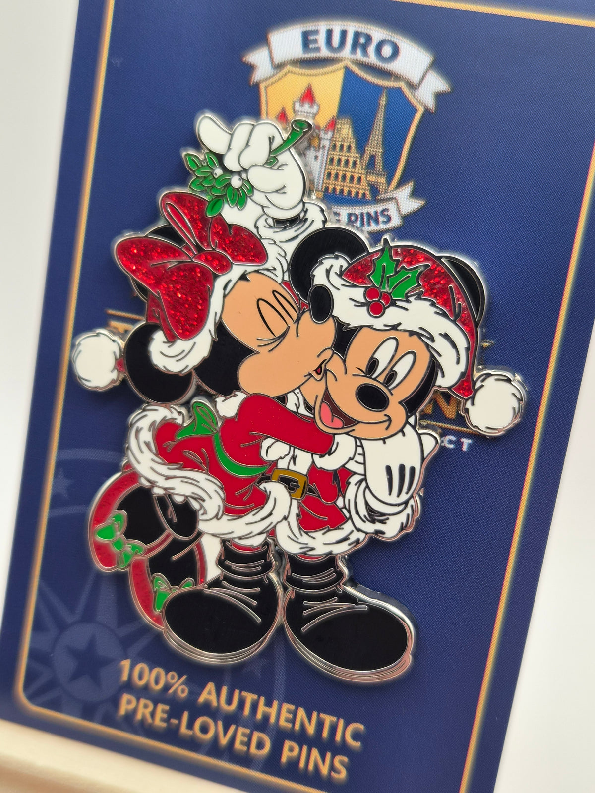 Mickey and Minnie Mouse - Kissing under the Mistletoe - 100% Authentic Disney Pin