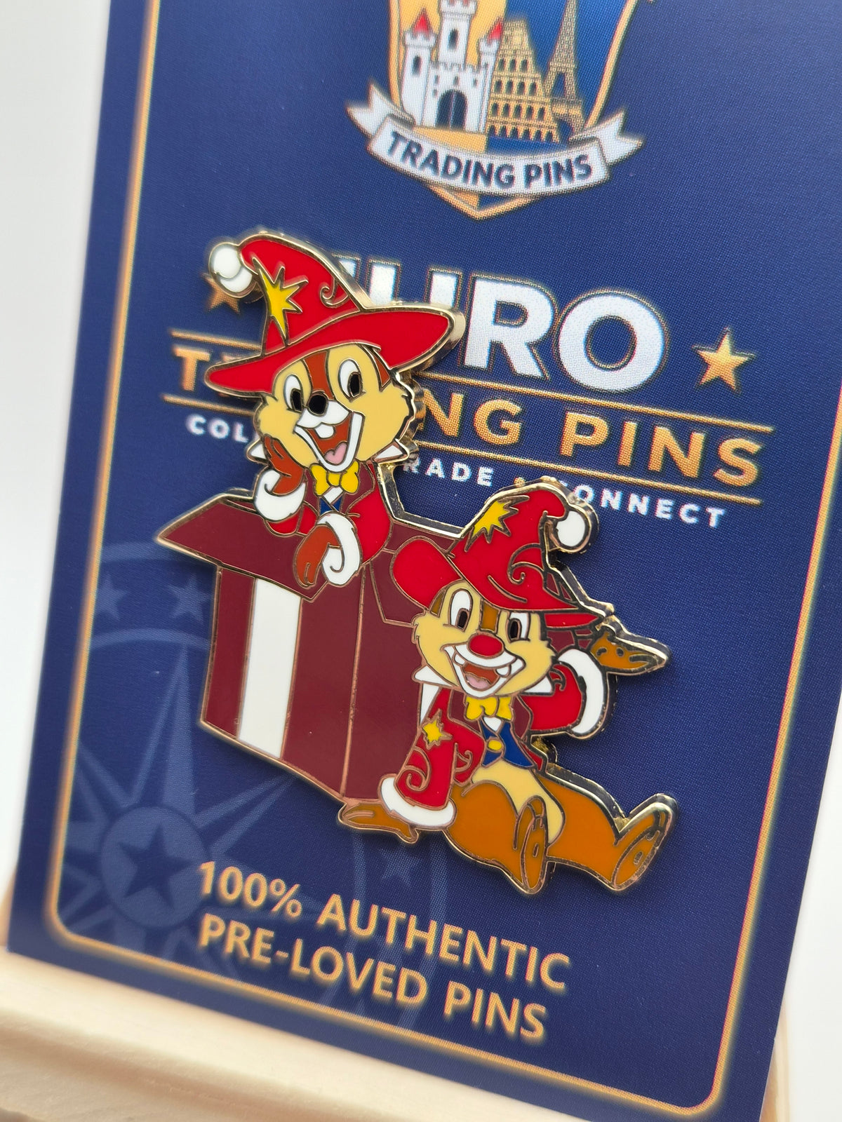 Chip and Dale - Christmas Gift - 100% Authentic Disney Pin