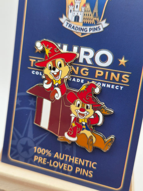 Chip and Dale - Christmas Gift - 100% Authentic Disney Pin