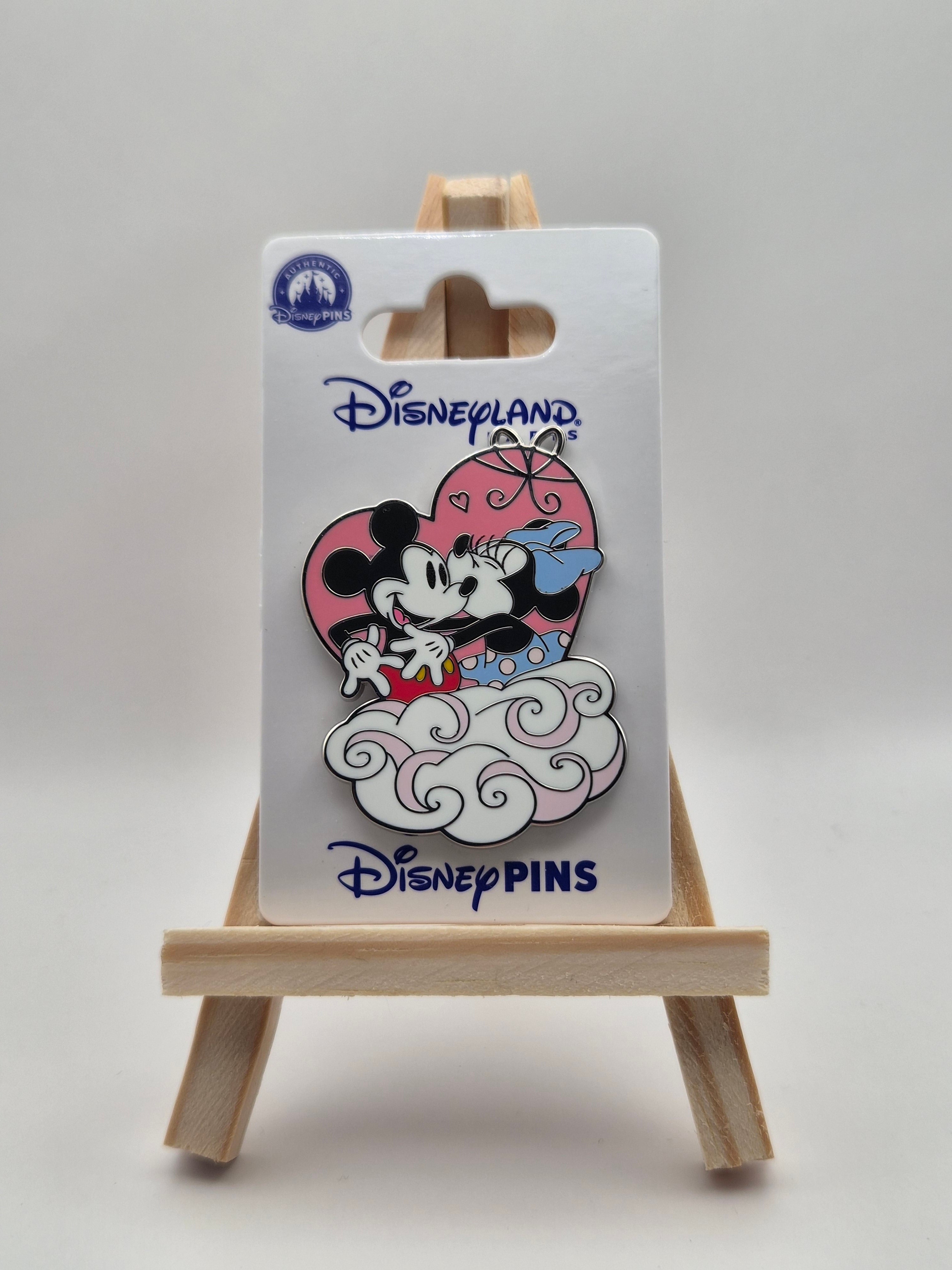 Mickey Mouse and Minnie Mouse in Love Heart - Valentine's Day - Disneyland Paris Pin