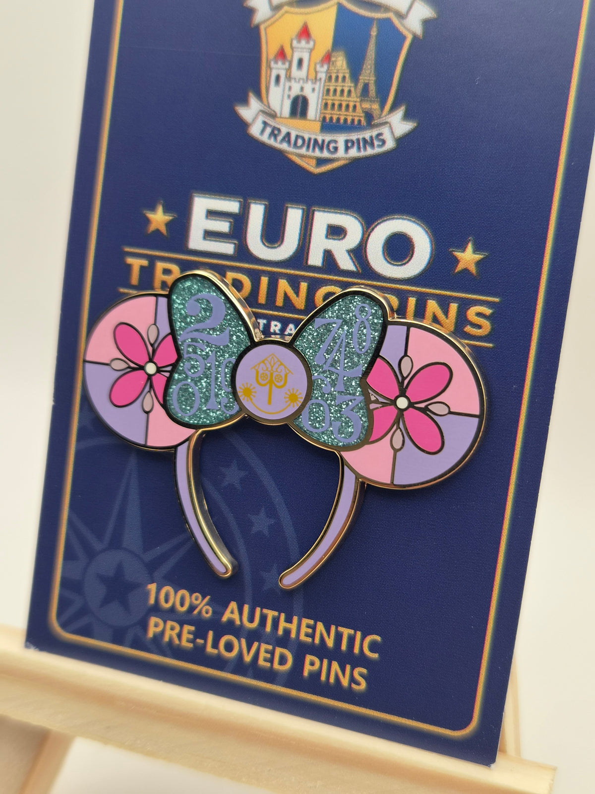 It's a Small World Minnie Mouse Ears - Minnie Mouse The Main Attraction - 100% Authentic Disney Pin