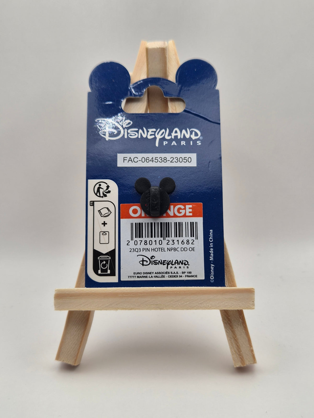 Donald Duck - Newport Bay Club Hotel - Disneyland Paris Pin